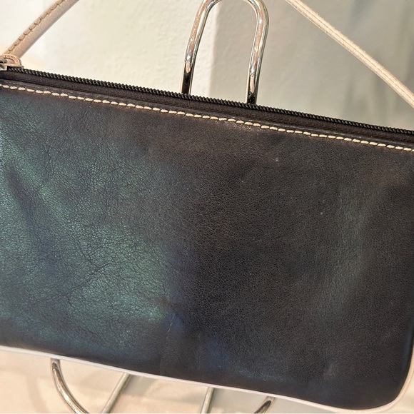 Cute b/w Coach wristlet EUC - Picture 4 of 6